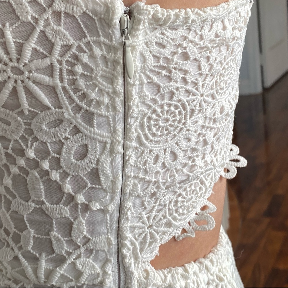 Hollister Co. High Neck Cut Out Back Crochet Lace White Dress Women's Size XS - Picture 6 of 14